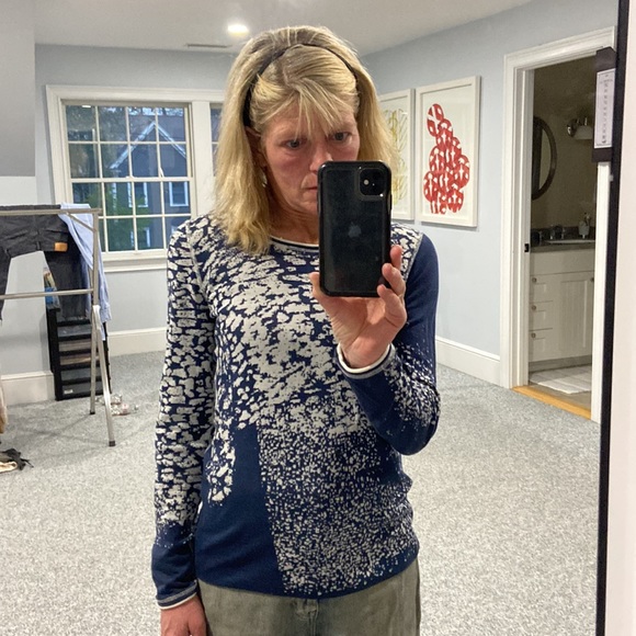 Nic and Zoe abstract printed long sleeve top in navy/white. Size XS - Picture 8 of 8